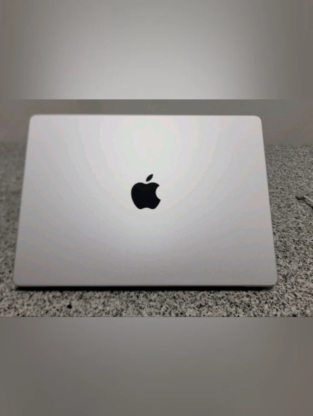 2023 Apple M3 MacBook Pro 8GB/512GB SSD - (Space Gray) A2918 Tahoe 26.4